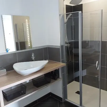 Le Ptit De L'abbaye Et Prive מלון אהבה