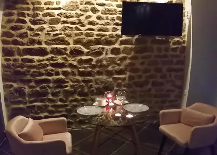 Liebeshotel Le Ptit De L'abbaye Et Prive *