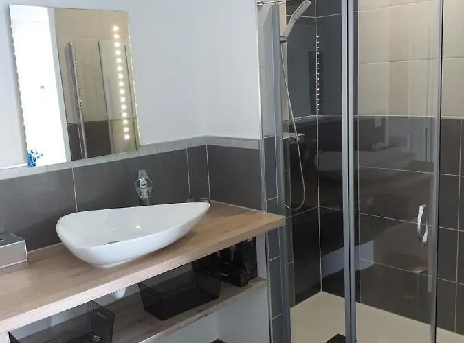 Le Ptit De L'abbaye Et Prive Liebeshotel