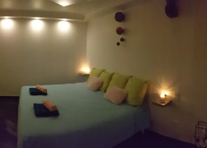 Le Ptit De L'abbaye Et Prive Liebeshotel Lonlay-l'Abbaye