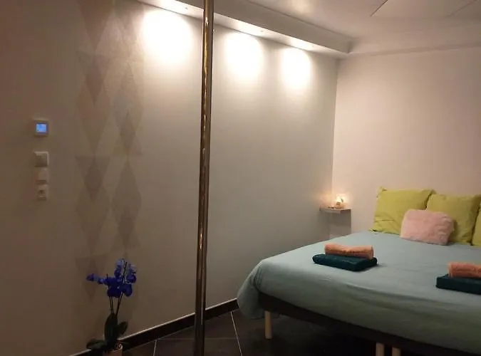 Le Ptit De L'abbaye Et Prive Lonlay-l'Abbaye