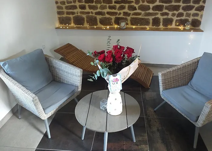 Le Ptit De L'abbaye Et Prive Lonlay-l'Abbaye